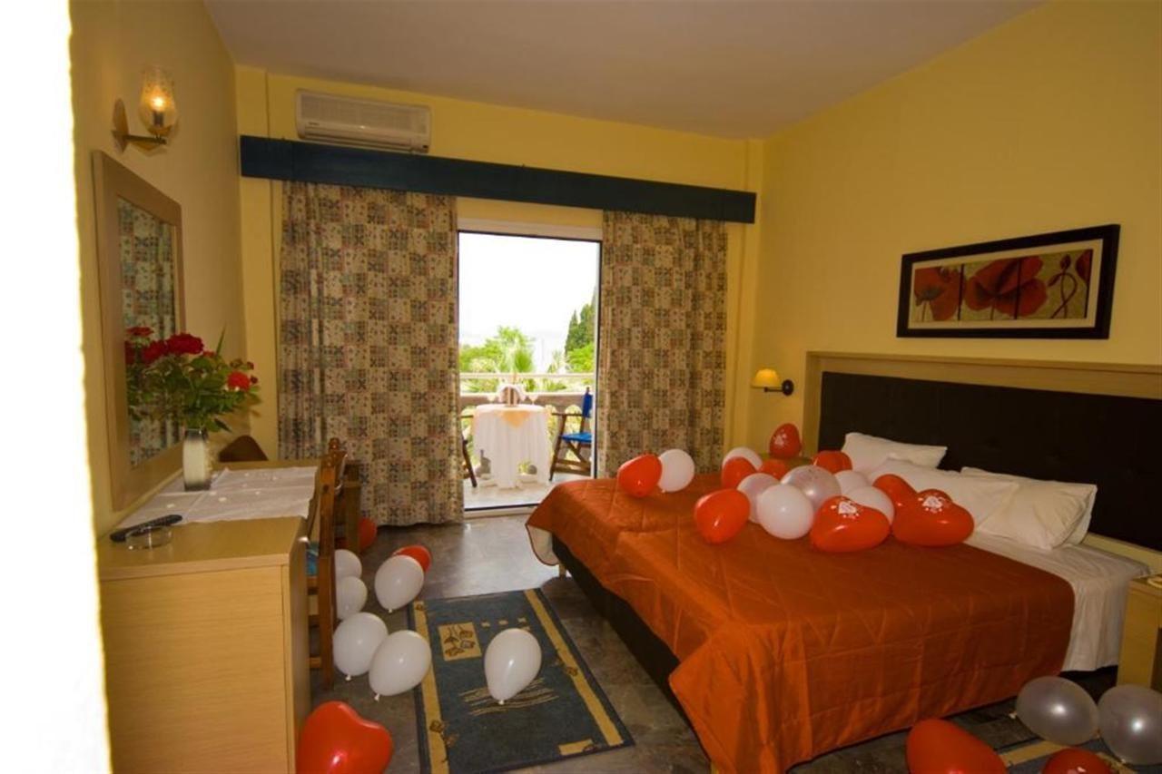 Potamaki Beach Hotel Benitses  Bagian luar foto