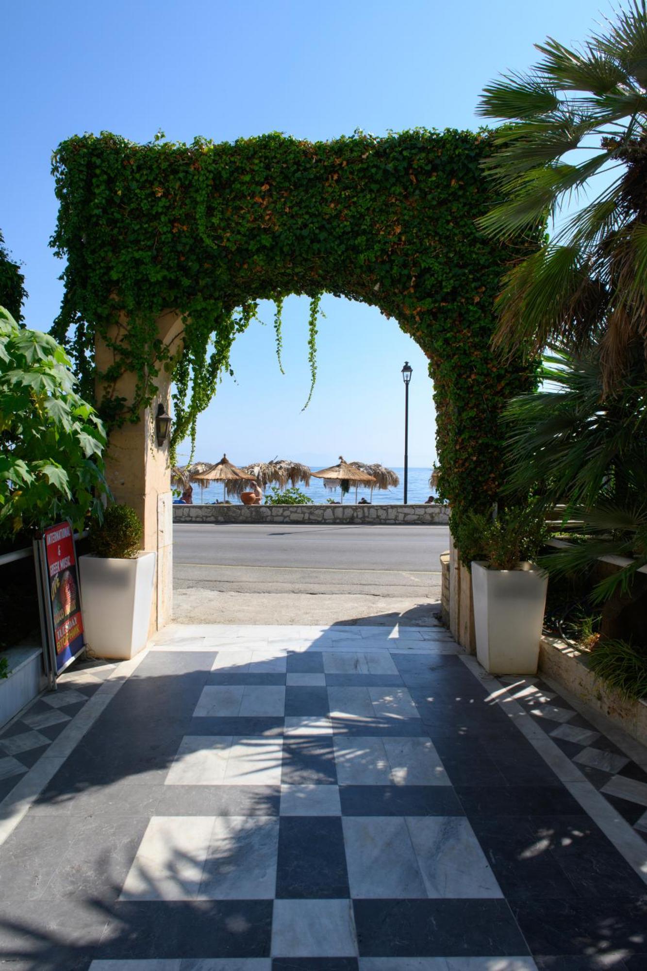 Potamaki Beach Hotel Benitses  Bagian luar foto