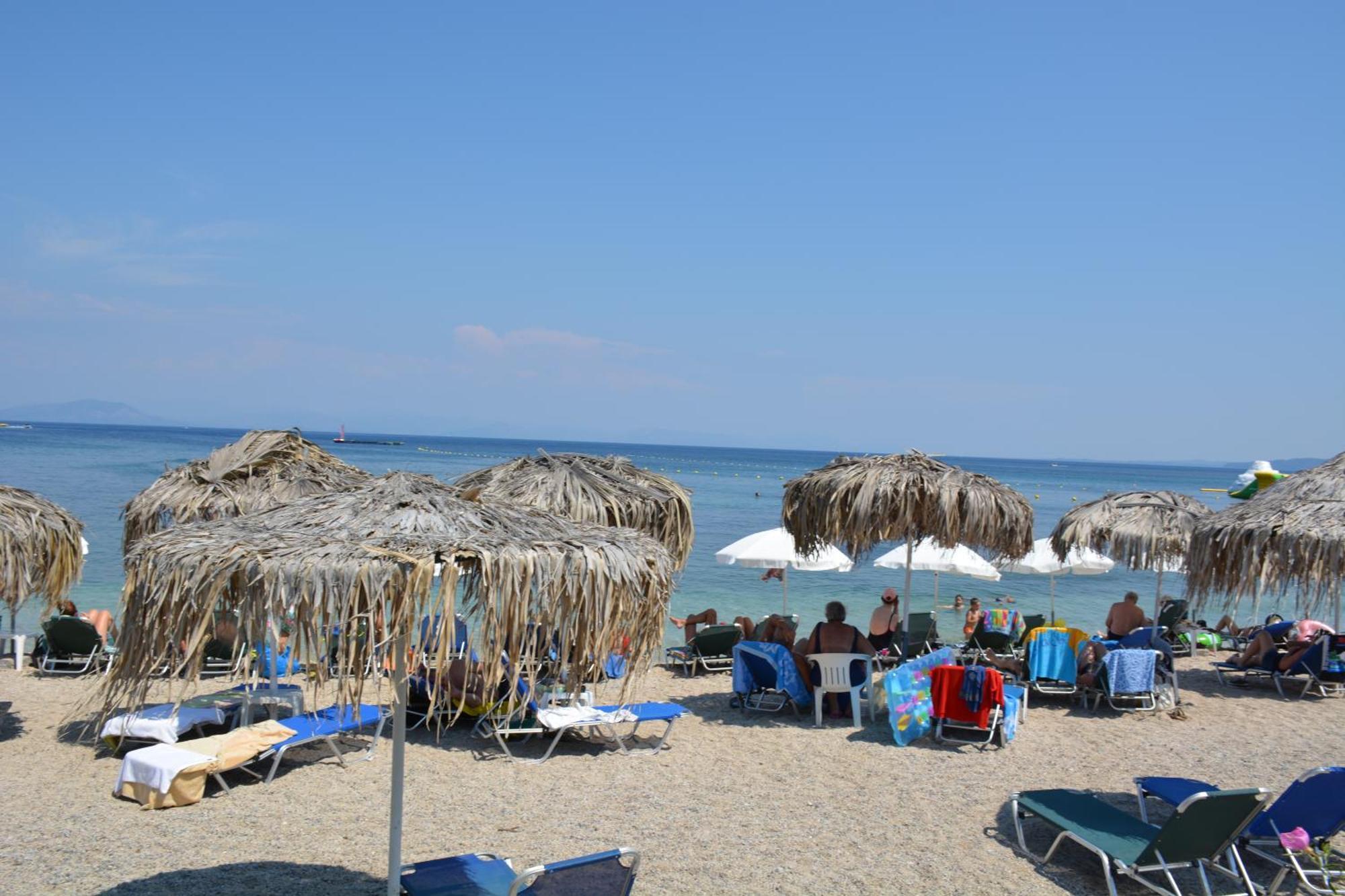 Potamaki Beach Hotel Benitses  Bagian luar foto