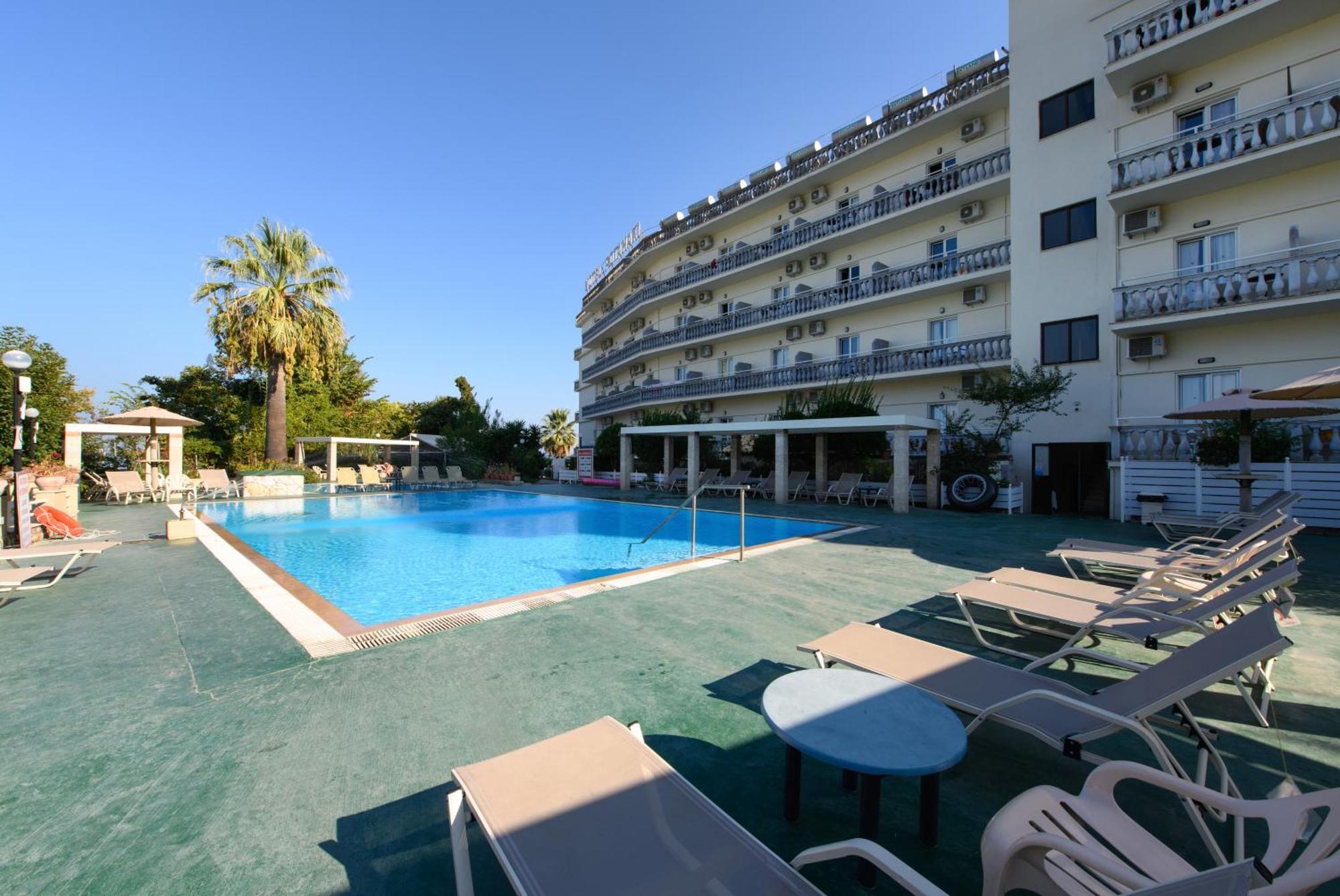 Potamaki Beach Hotel Benitses  Bagian luar foto