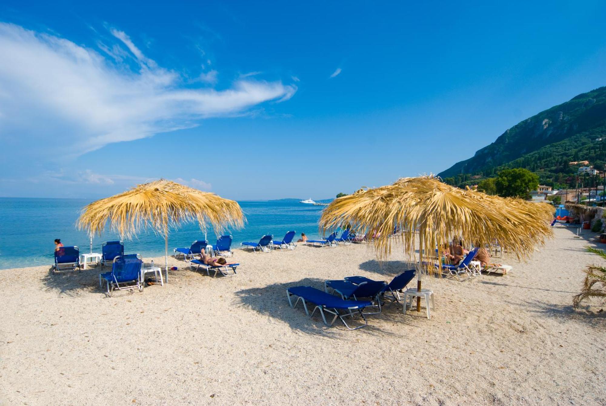 Potamaki Beach Hotel Benitses  Bagian luar foto
