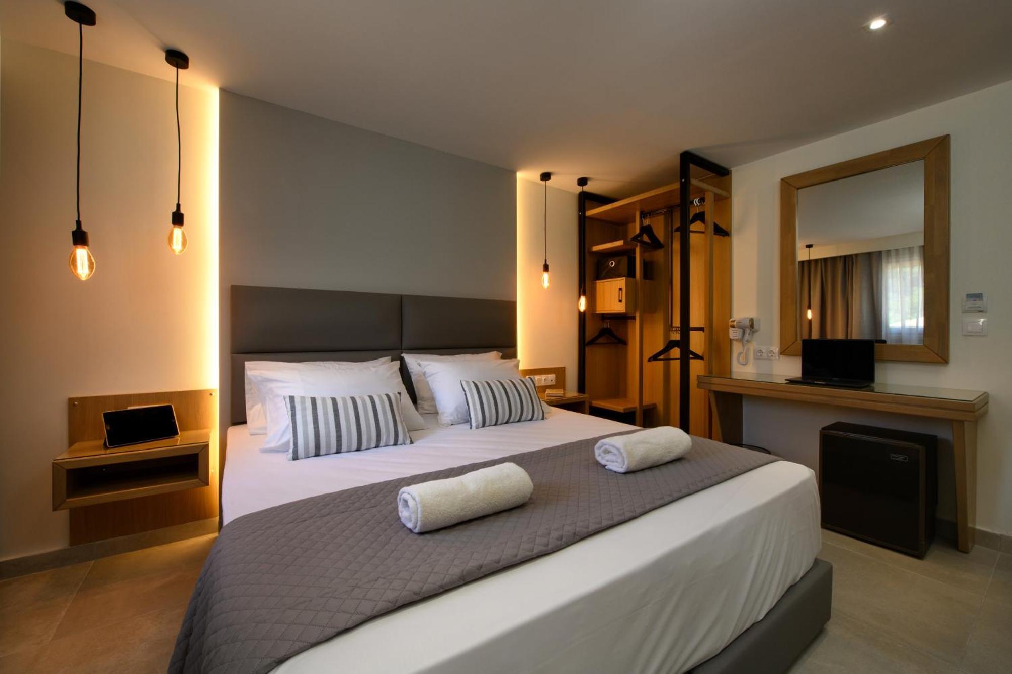Potamaki Beach Hotel Benitses  Bagian luar foto